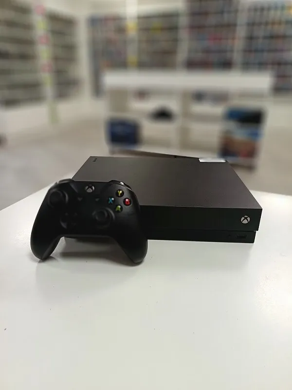 Xbox One X 1 TB